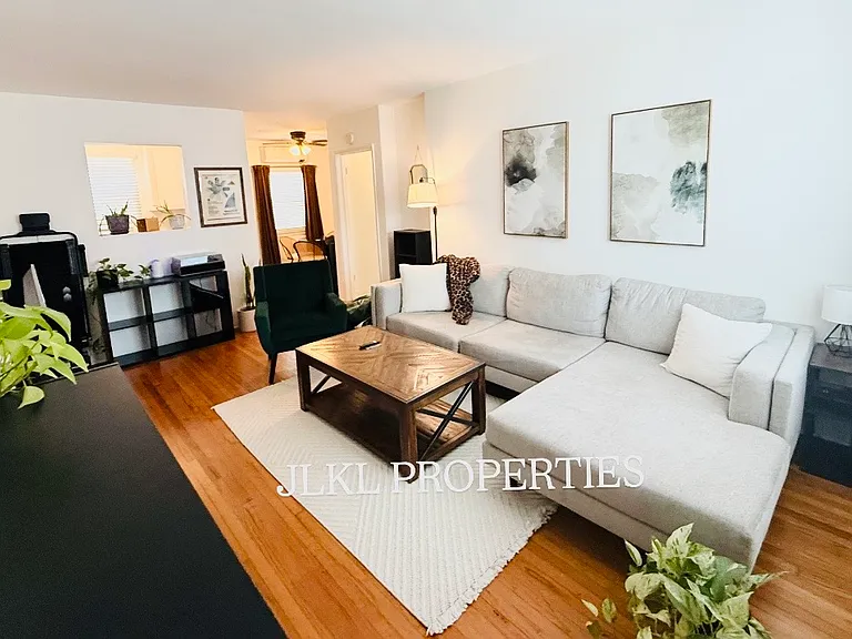 3092 Meade Ave — Photo 3