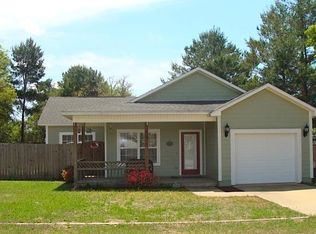 38 Iris Ln, Defuniak Springs, FL 32433