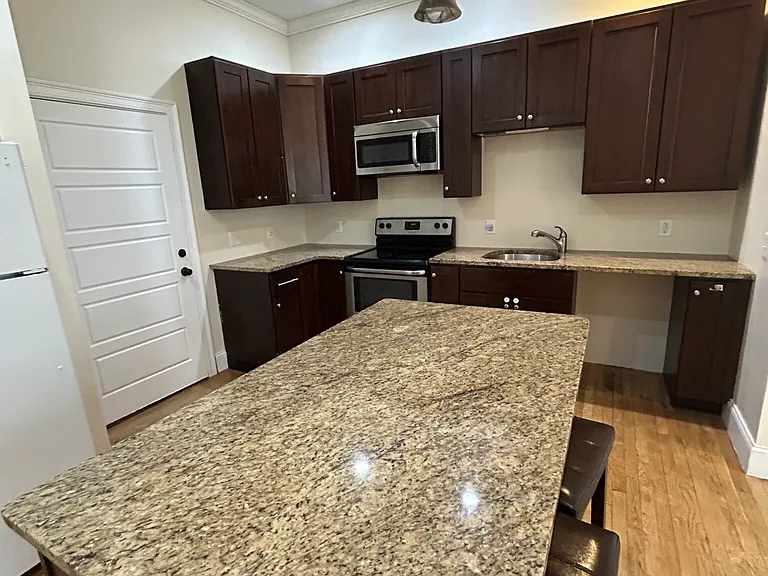 76 Grant St #3A — Photo 3