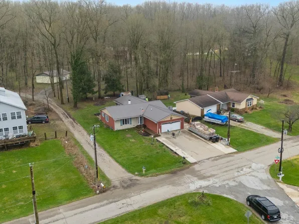 6907 E South Barbee Dr, Pierceton, IN 46562