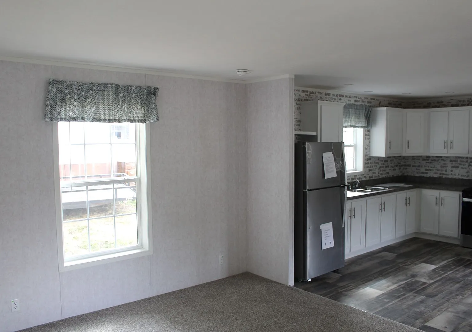 2 Bedroom Mobile Home in Shrewsbury Township — Photo 2