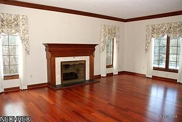 4th image of 4066 N Shore Dr