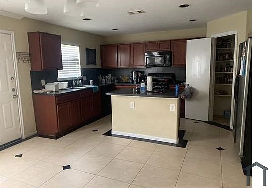 3rd image of 11658 Wren Crossing Dr