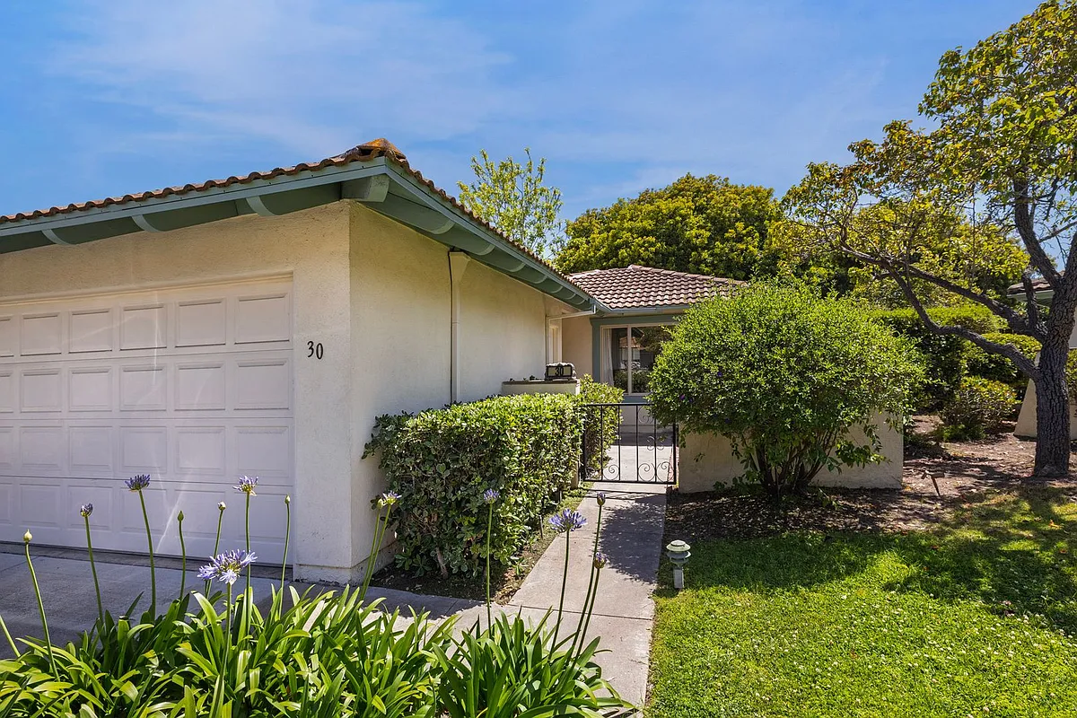 Building Photo - 30 La Cumbre Cir