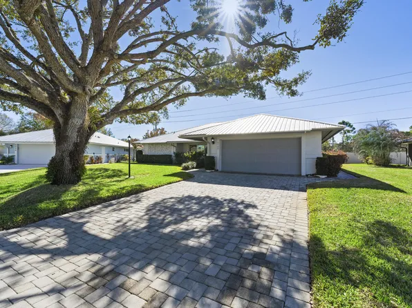5100 SE Hanson Circle, Stuart, FL 34997
