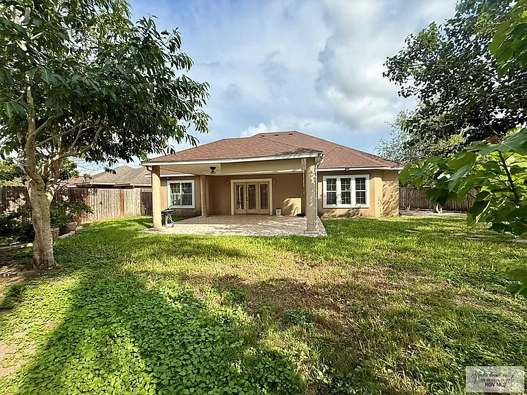 5871 Greenwood Dr — Photo 1