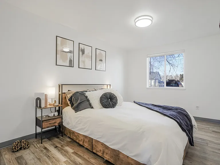 1250 Burton Ave #7 — Photo 5