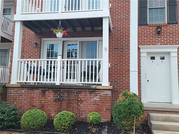 3rd image of 930 Hopkins Rd APT E
