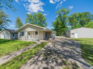 202 S George St, Hurst, IL 62949