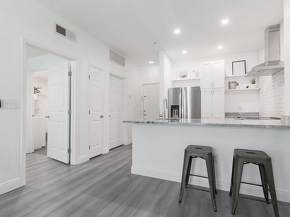 4th image of 1810 E Palm Ave APT 1111