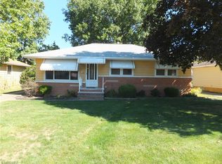 7331 Oakwood Rd, Parma, OH 44130