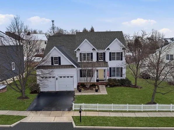 22 Alyssa Dr, Newtown, PA 18940