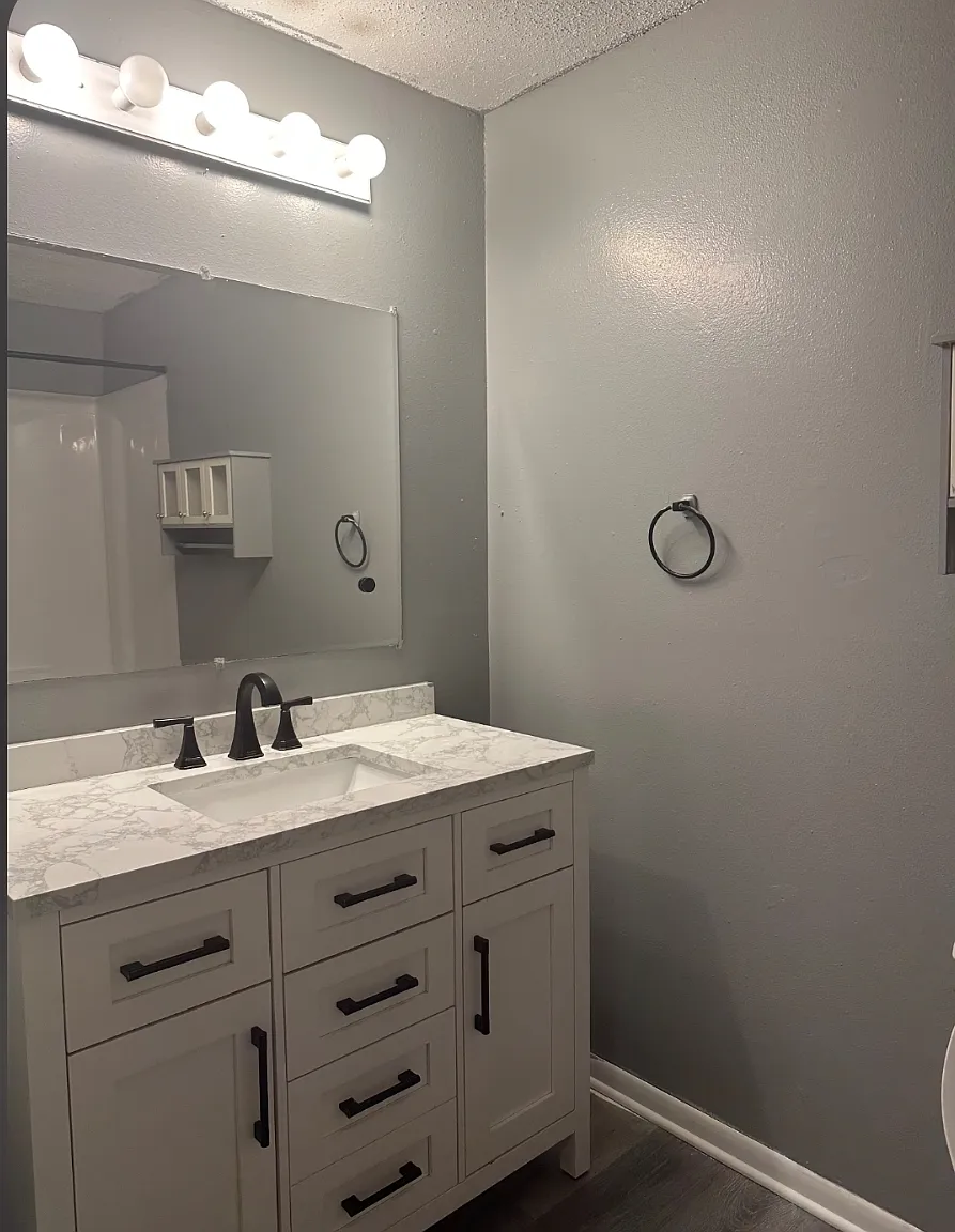 2 bed, 1100 sqft, $1,175 — Photo 2