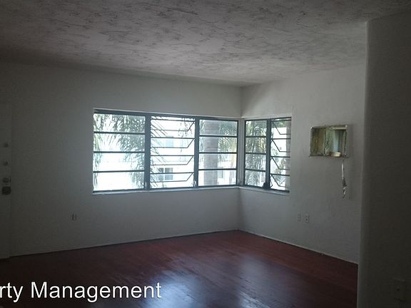 3rd image of 612 16th St APT 8