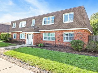 105 Harbor Dr, Oswego, IL 60543