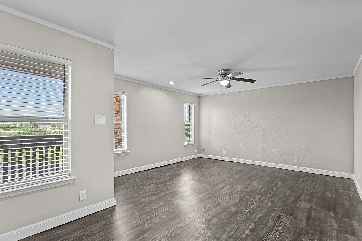 Building Photo - 1520 Crawford Ct