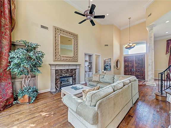 5th image of 405 Alexandria Cir