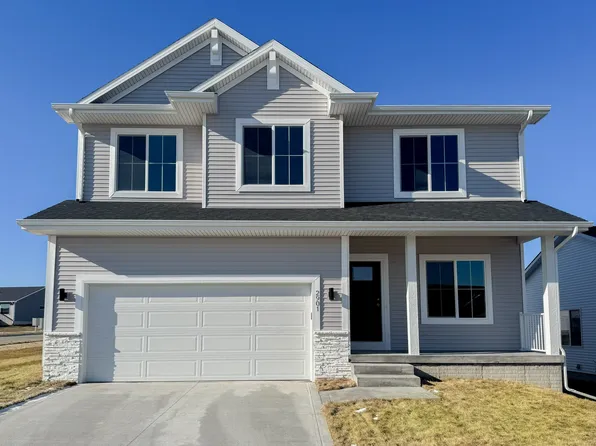 2901 Primrose Ln, Pella, IA 50219