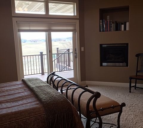 Master bed/fireplace