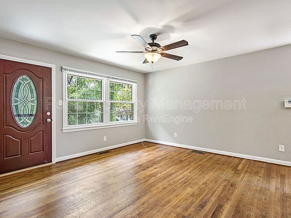 5th image of 200 N Grove Ave