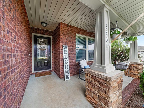 3rd image of 383 Northlake Dr