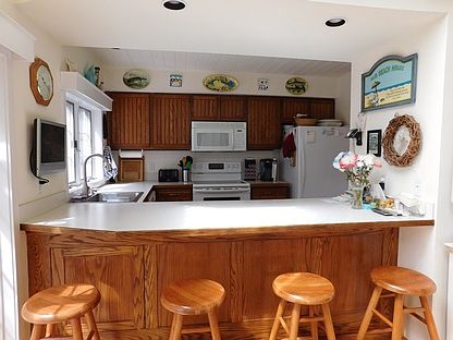 5th image of 107 Monroe Dr