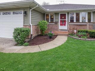 1039 Midway Rd, Northbrook, IL 60062