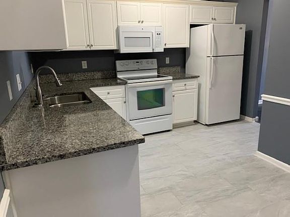 5th image of 512 Goodale Ct