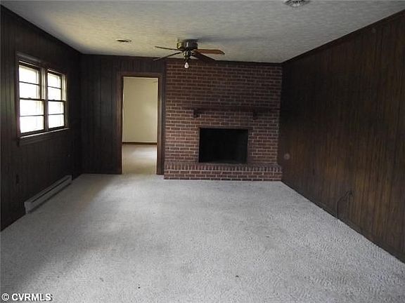 3rd image of 1718 Hillenwood Dr