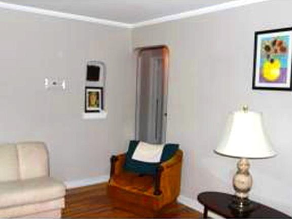 5th image of 80 Kingston St