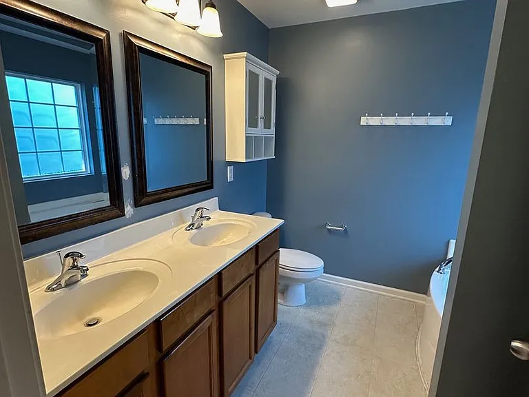 1203 Castle Pines Dr — Photo 17