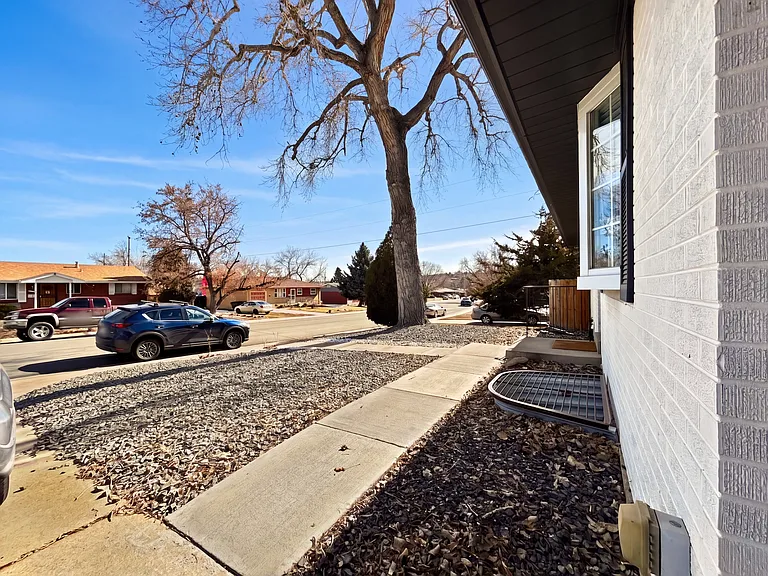 401 Leo Ln #B — Photo 20