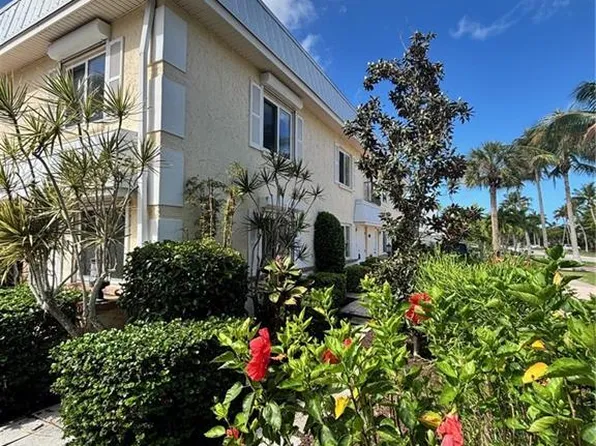 296 4th Ave S #296, Naples, FL 34102