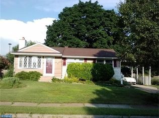 32 Lansdowne Rd, Burlington, NJ 08016