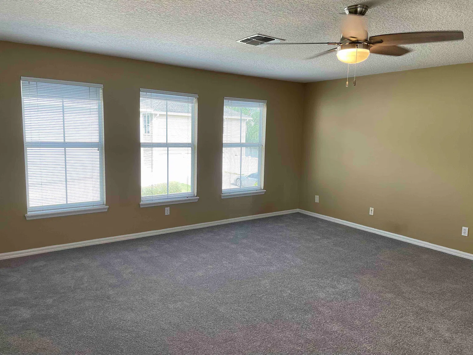 1 bed, 760 sqft, $1,700 — Photo 2