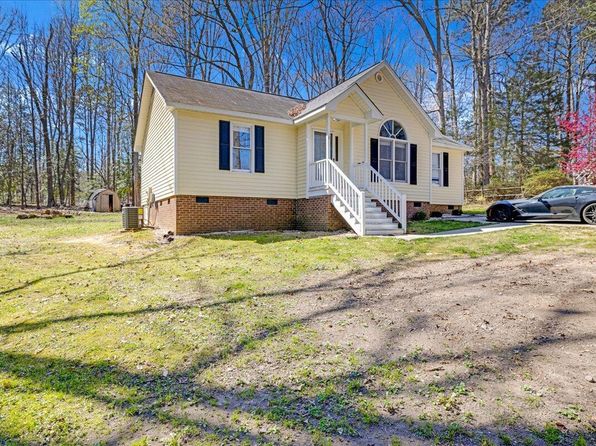 341 Thornwood Ln, Youngsville, NC 27596
