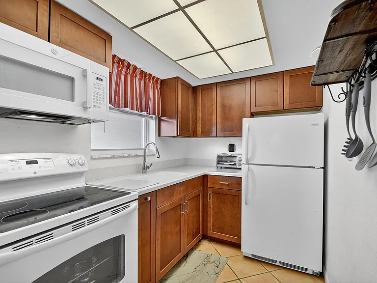 1810 New Palm Way #415 — Photo 15