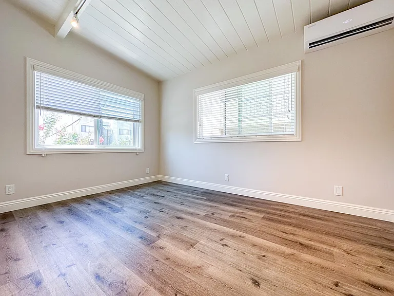 326 N 2nd St #D — Photo 10