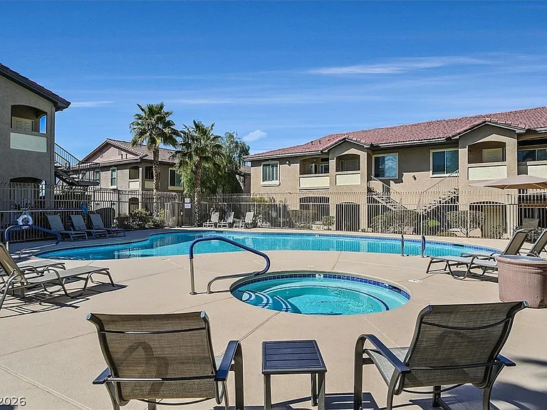 2305 W Horizon Ridge Pkwy #1523 — Photo 4