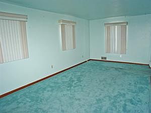 3rd image of 124 Franklin St
