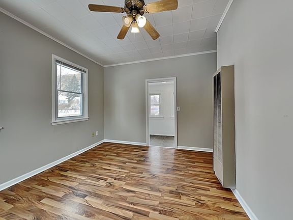 2nd image of 52 22nd Ave NE
