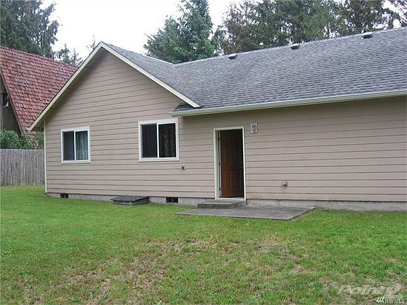 4th image of 769 Chenois Ave NE