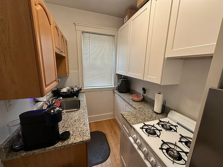 1572 Commonwealth Ave — Photo 4