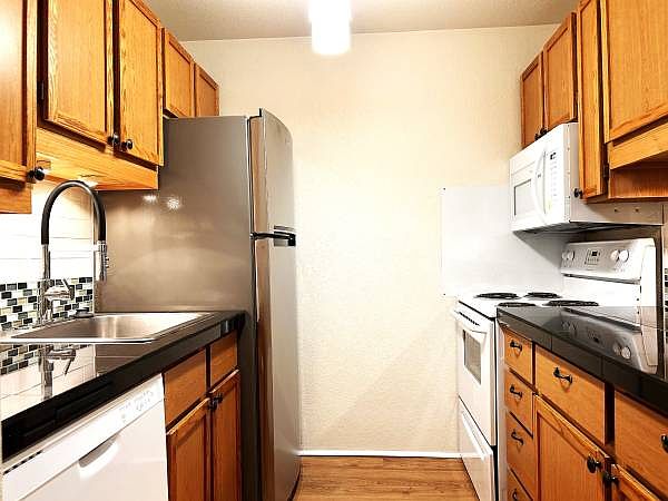 One-Bedroom Kitchen