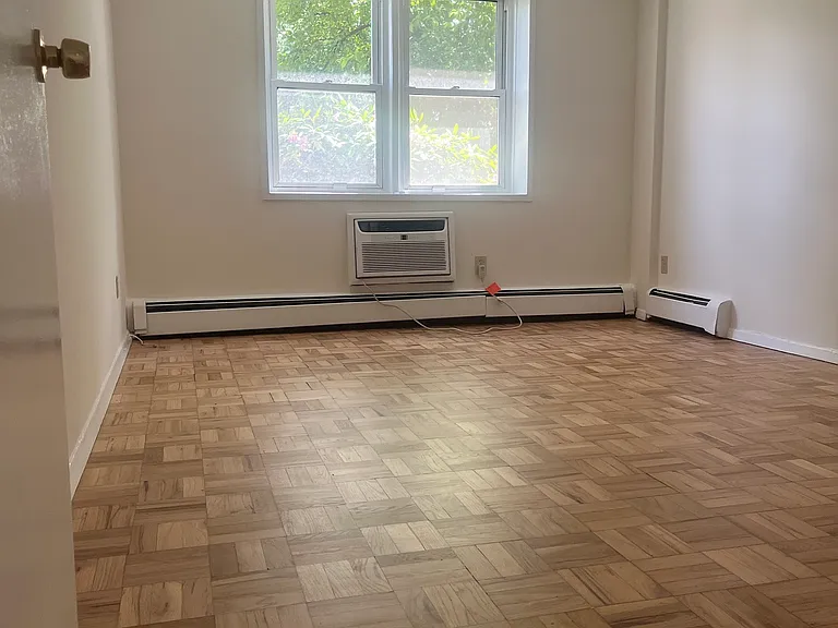 140 Grove St #1D — Photo 14