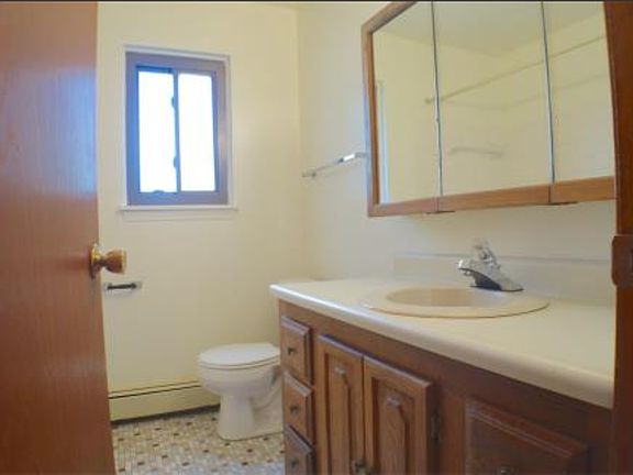 5th image of 507 N Washington St APT 4