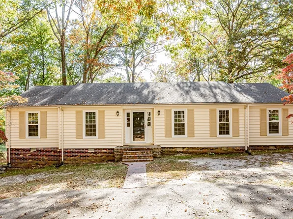 3401 S Hairpin Dr, Quinton, VA 23141