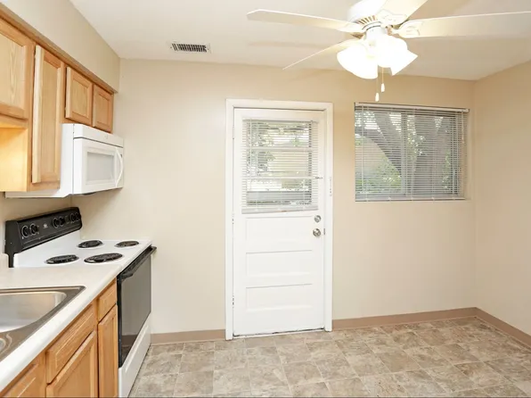 West Glen Apartments