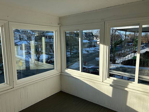 3rd image of 49 Fairchild Pl Unit 2