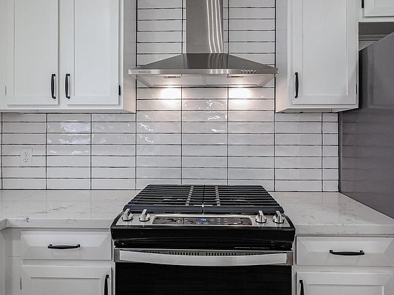 4th image of 2217 N 53RD Avenue